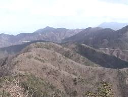 釈迦ヶ岳から東ルートの尾根を